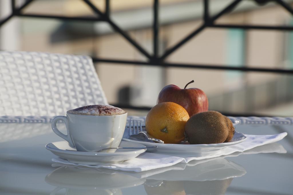 Hotel Colonna Бриндизи Екстериор снимка