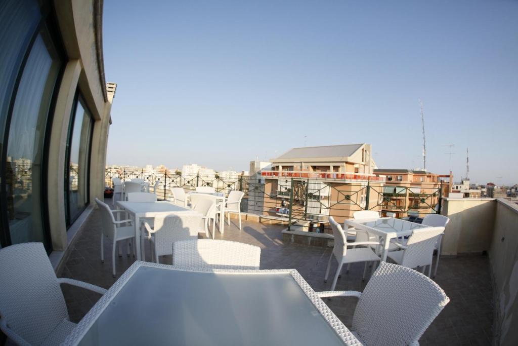 Hotel Colonna Бриндизи Екстериор снимка