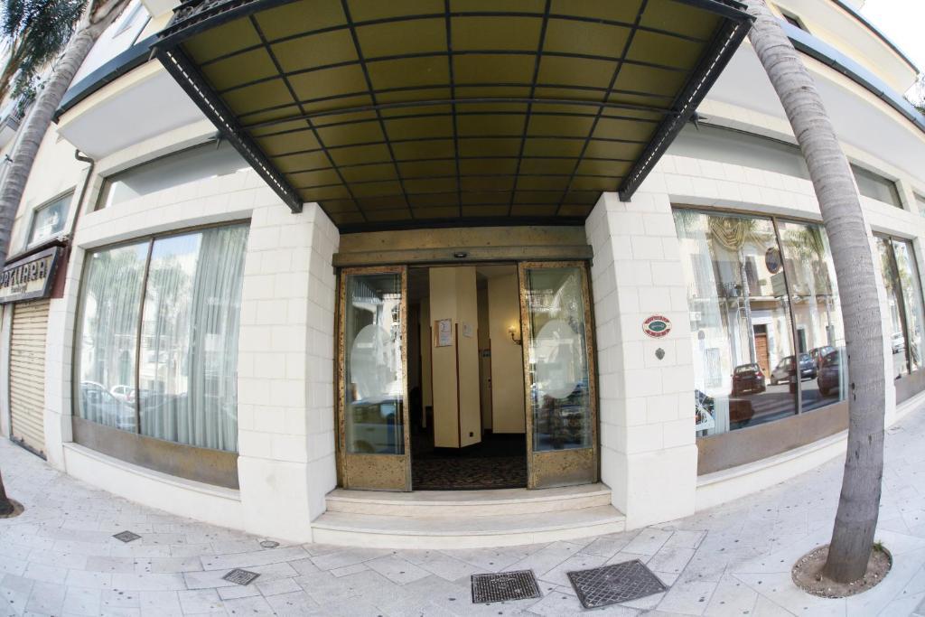 Hotel Colonna Бриндизи Екстериор снимка
