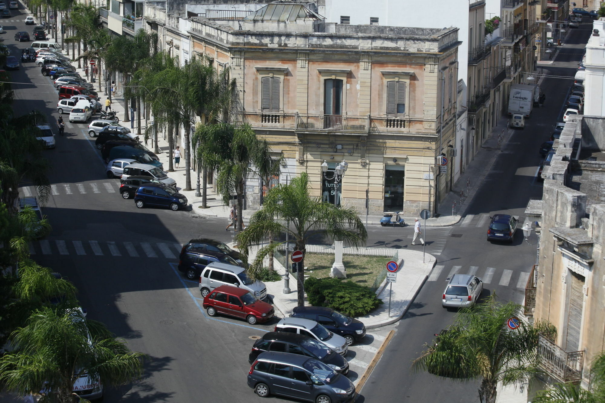 Hotel Colonna Бриндизи Екстериор снимка